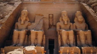 Pyramides : les mystères révélés