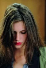 Jeune & jolie
