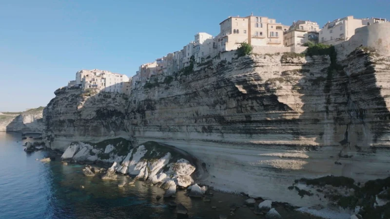 Falaises de Bonifacio : érosion inévitable ?