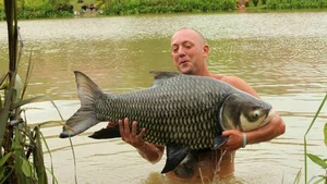 Bêtes de poissons (La carpe géante) S4 (1/6)