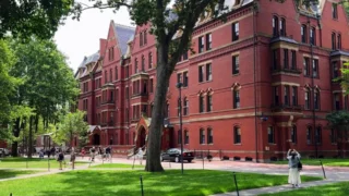 La bataille de Harvard