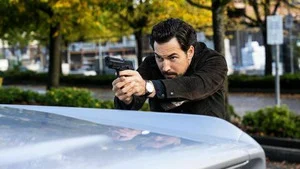 Wild Cards (L'arnaqueuse infiltrée) S1 (9/10)