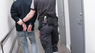 Faites entrer l'accusé