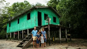 Vivre loin du monde (Un sanctuaire canin à Koh Samui) S18 (4/11)