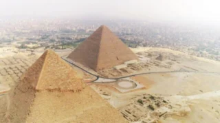 Pyramides : les mystères révélés