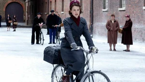 Call the Midwife (La fille du capitaine) S2 (1/8)