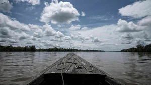 Au bout c'est la mer (Le fleuve Kapuas (Indonésie-Bornéo)) S6 (1/4)